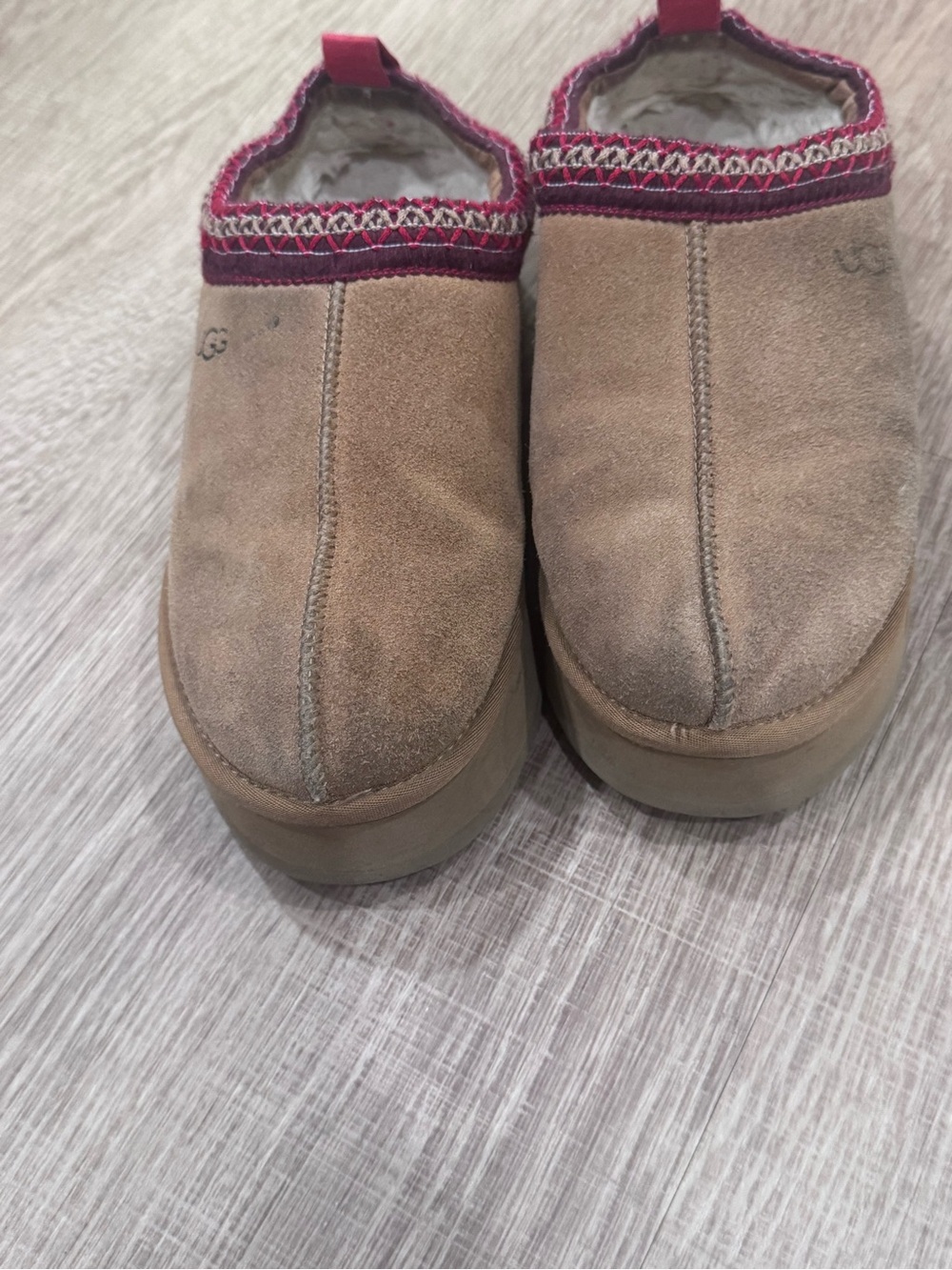 UGG Tazz II Platform Slippers Chestnut Suede Red Trim Women’s 8